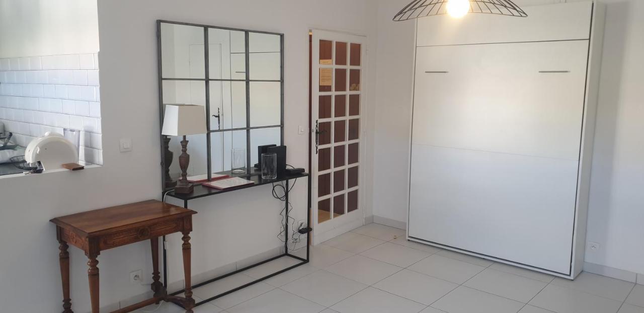 Studio Avec Parking Prive Carqueiranne Exterior photo